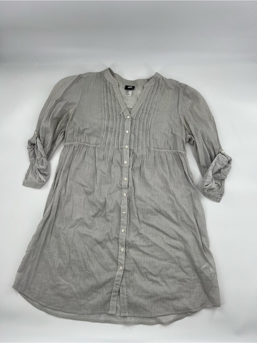 H&M Light Gray Button-Front Mini Dress - Picture 2 of 10
